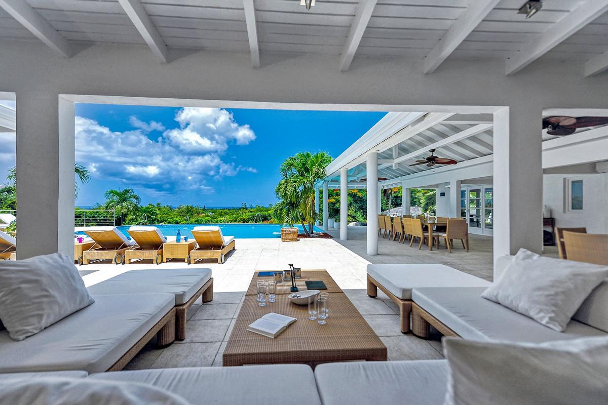 Villa Rental St Martin - Outdoor living area